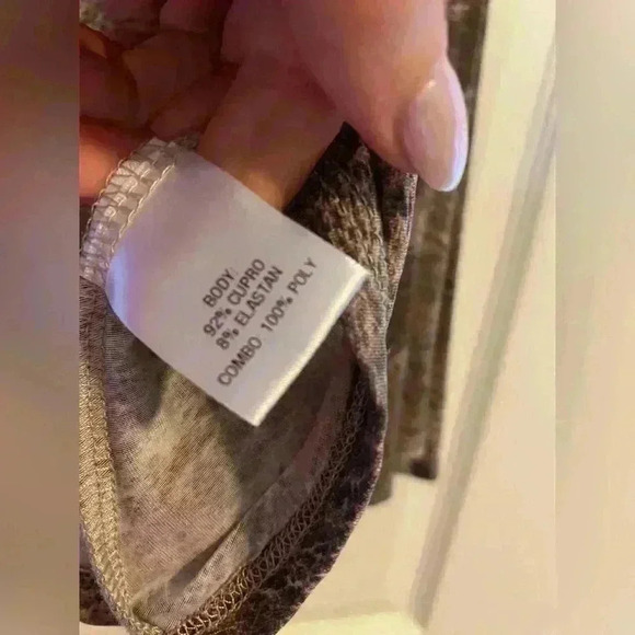 Lola & Sophie Bell Sleeve Top - Picture 5 of 6